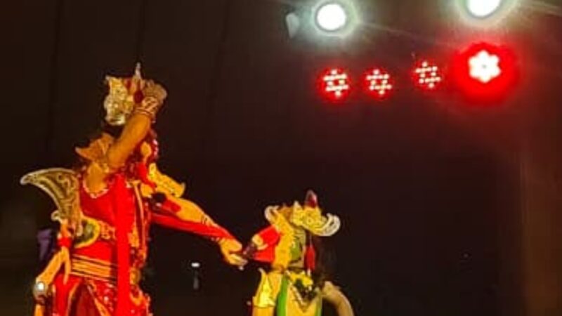 Pertemuan Generasi Kembali ke Akar dan Akar yang Mau Mendekat: Catatan Pementasan Wayang Topeng Panji Mangu